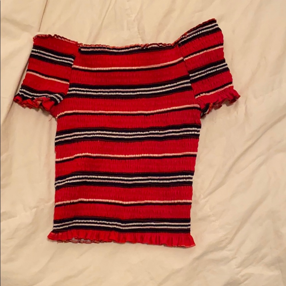 Off Shoulder crop
